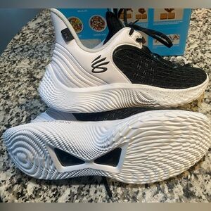 Team Curry 9 basketball sneakers